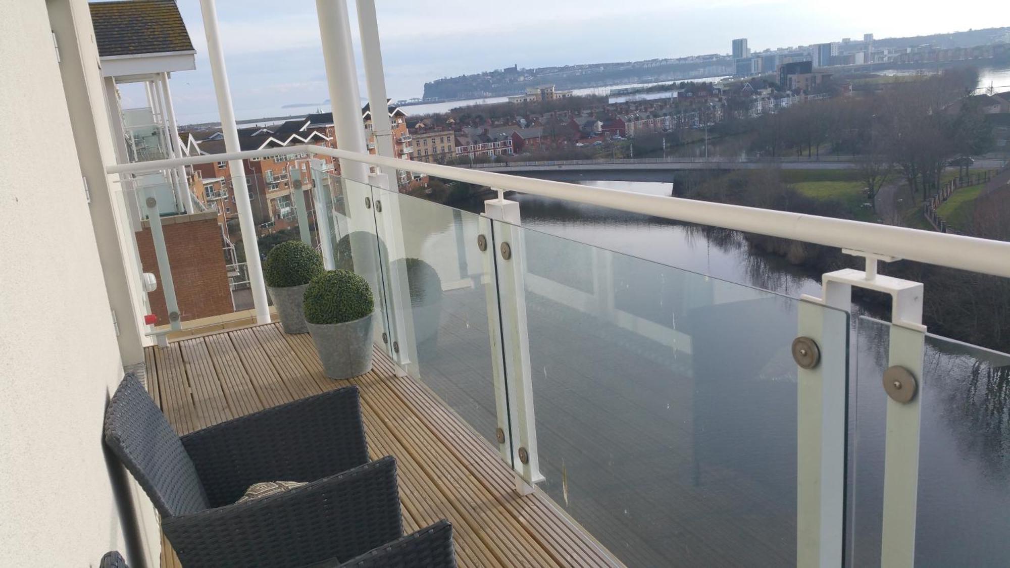 Century Wharf Apartments By Urban Space Cardiff Exterior photo